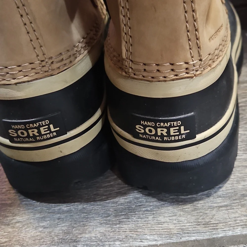 Sorel Women's Beige and Black Winter Boots